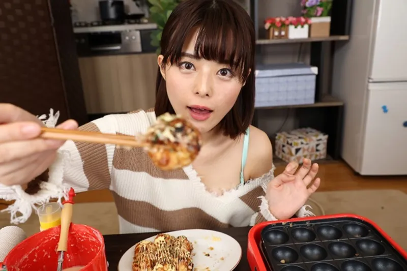 【AV Curiosities】Mistakes in Making Takoyaki? Misusing Gas Stove? See How Netizens Correct the AV